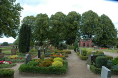 Kirche+Friedhof11.JPG