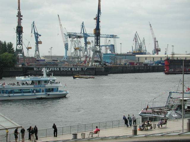 Blick auf den Hamburger Hafen