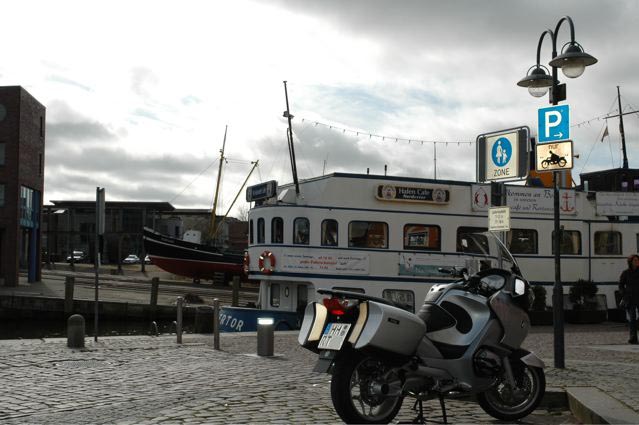 Netter Parkservice für RTler am Hafen